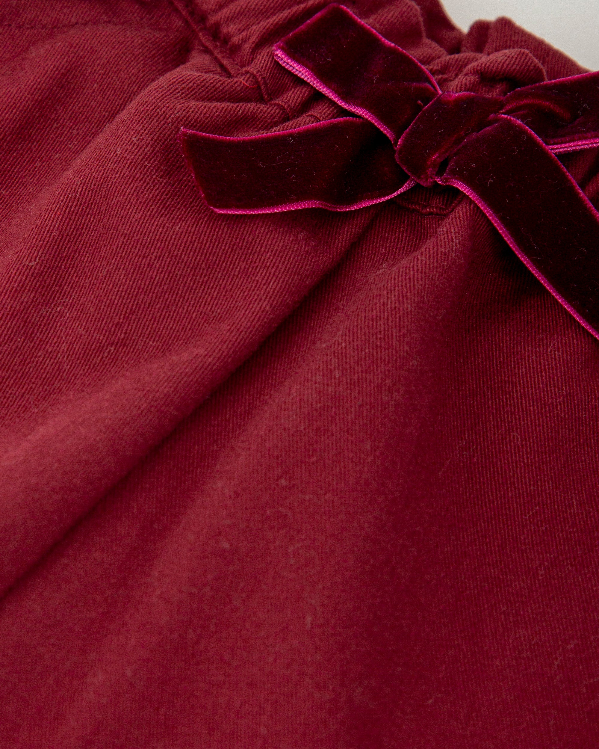 VELVET-BOW SHORTS IN BURGUNDY