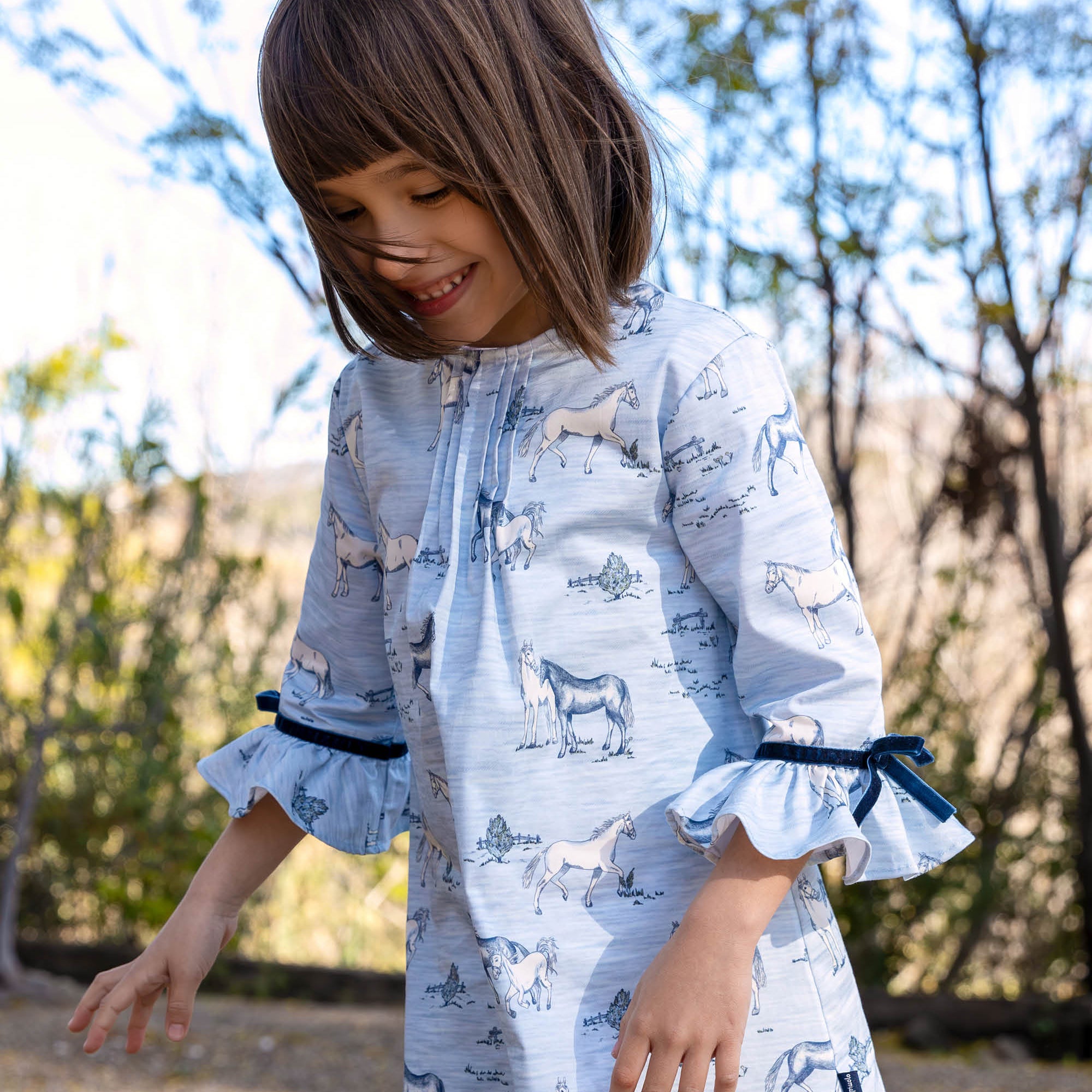 DRESS & SOCKS PORCELAIN