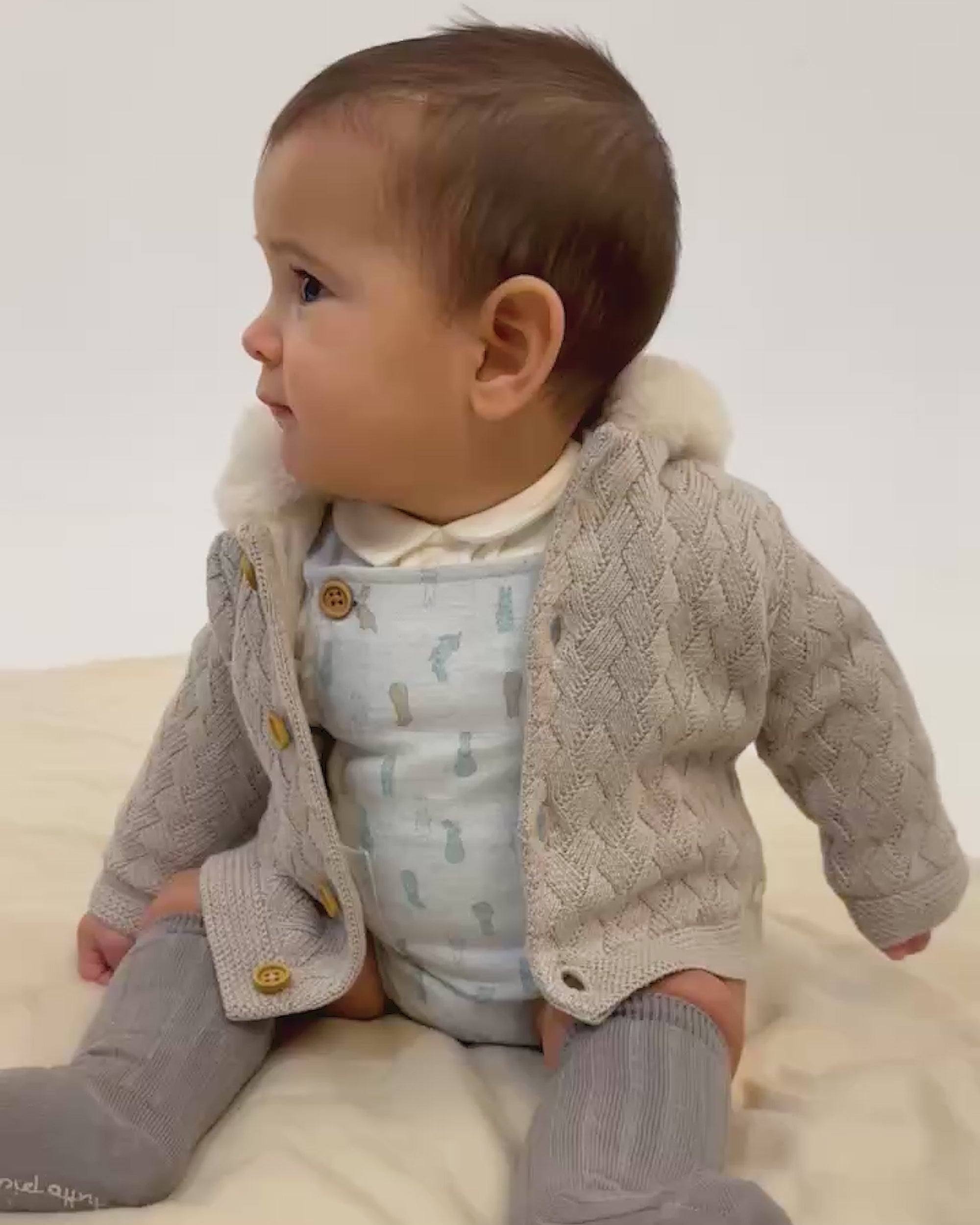 HOODED KNIT COAT IN TAUPE COLOR